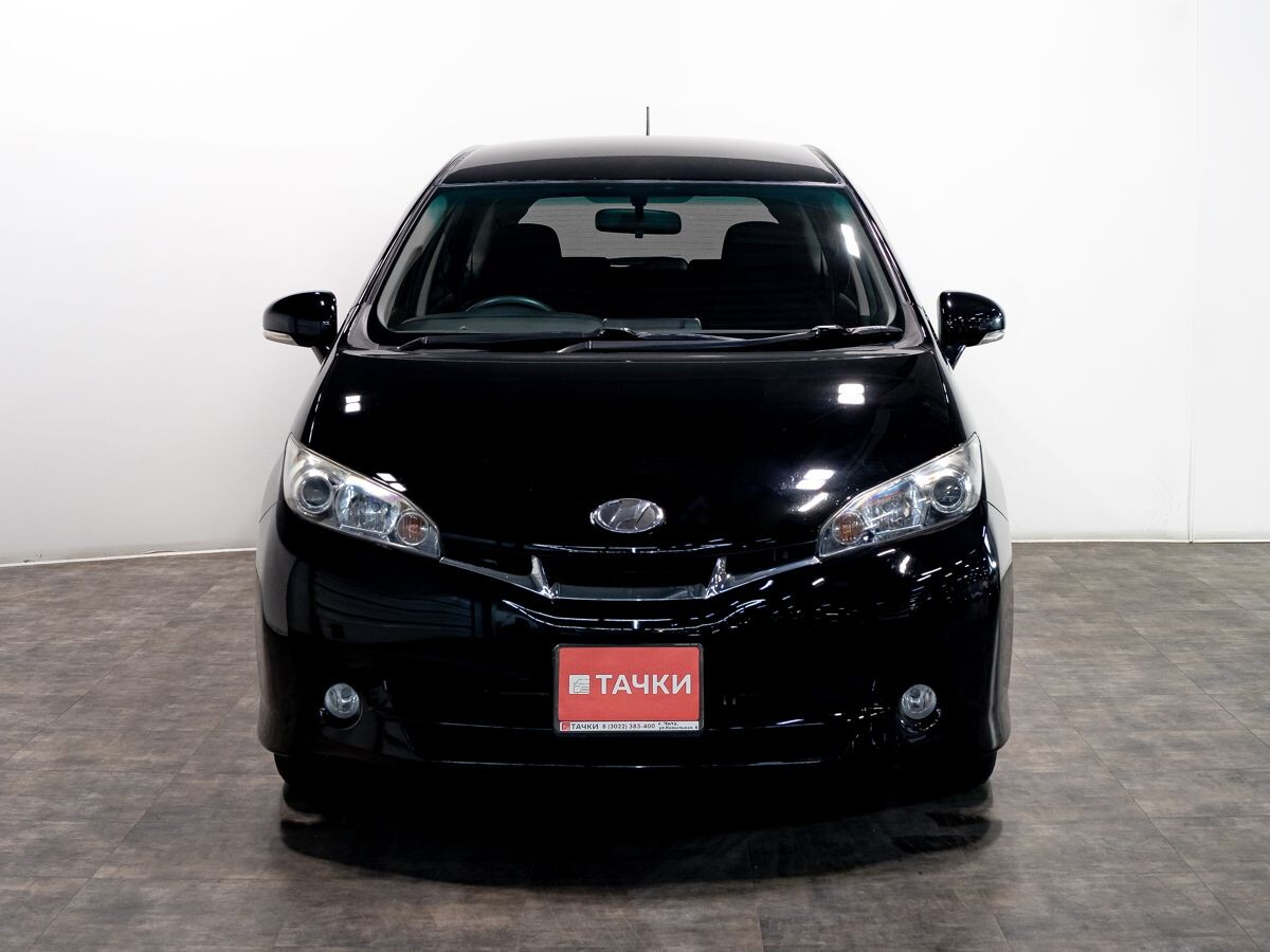 Toyota Wish 2012 - фото автомобиля