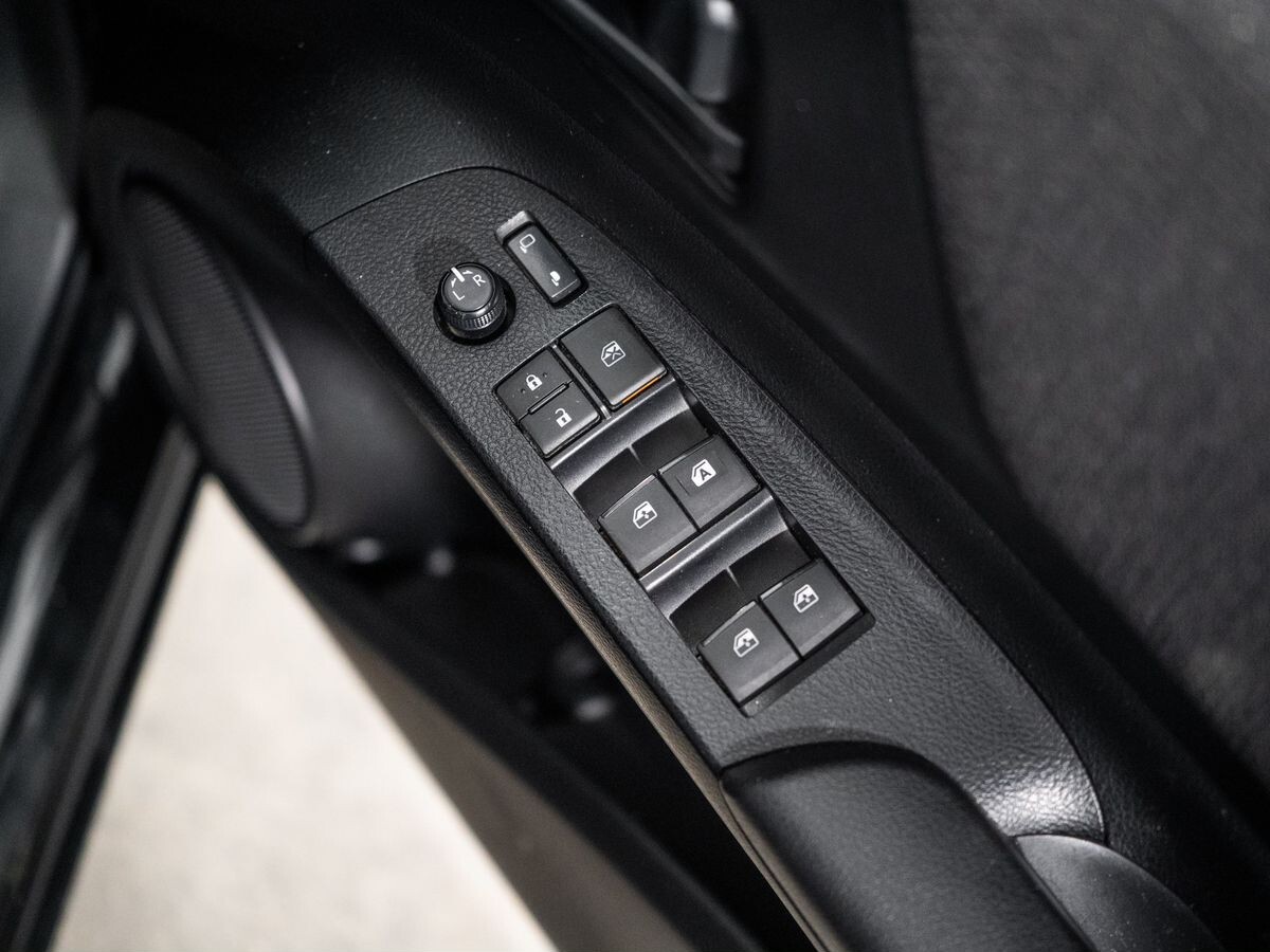 Toyota Sienta 2021 - фото автомобиля
