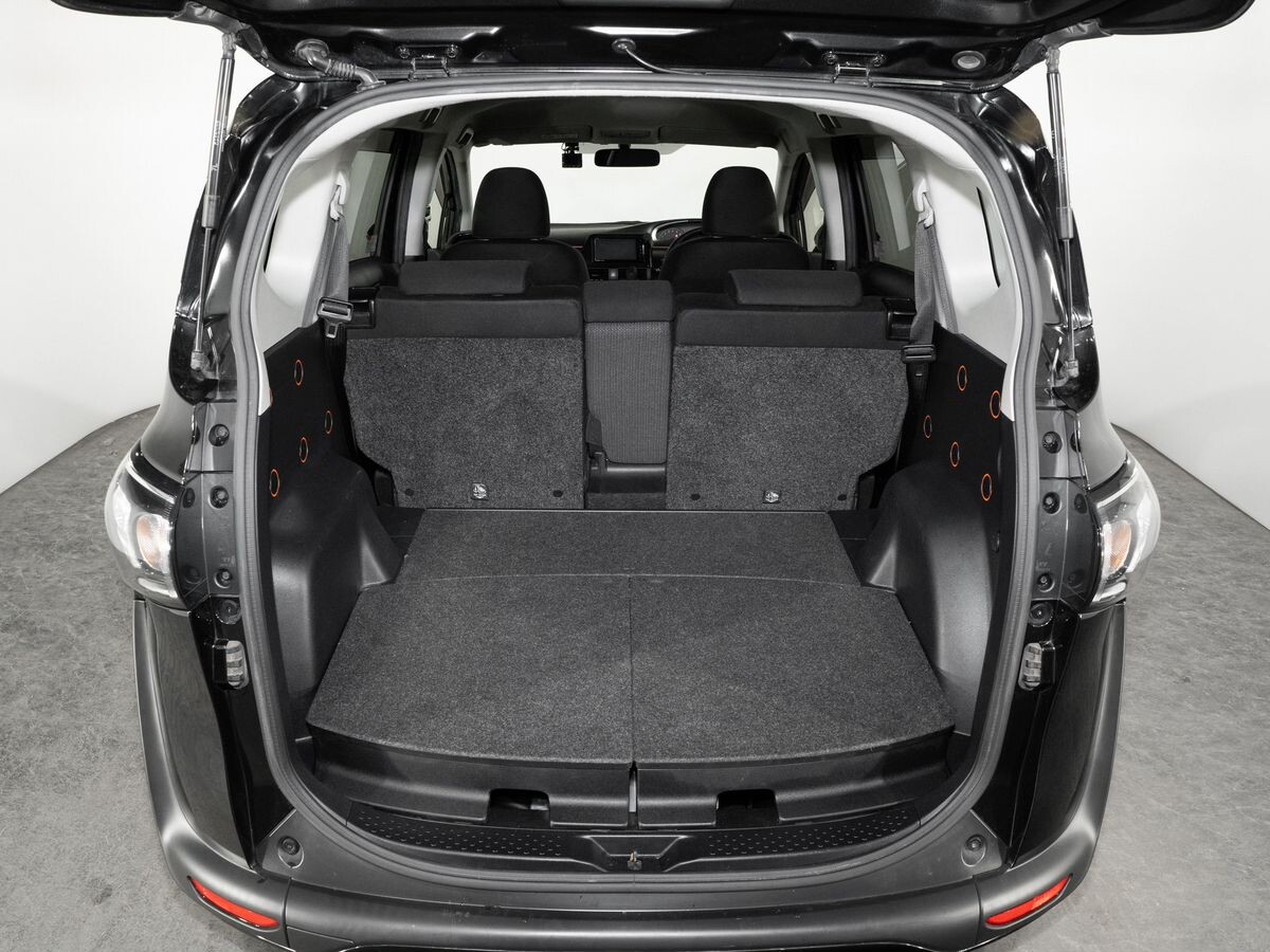 Toyota Sienta 2021 - фото автомобиля