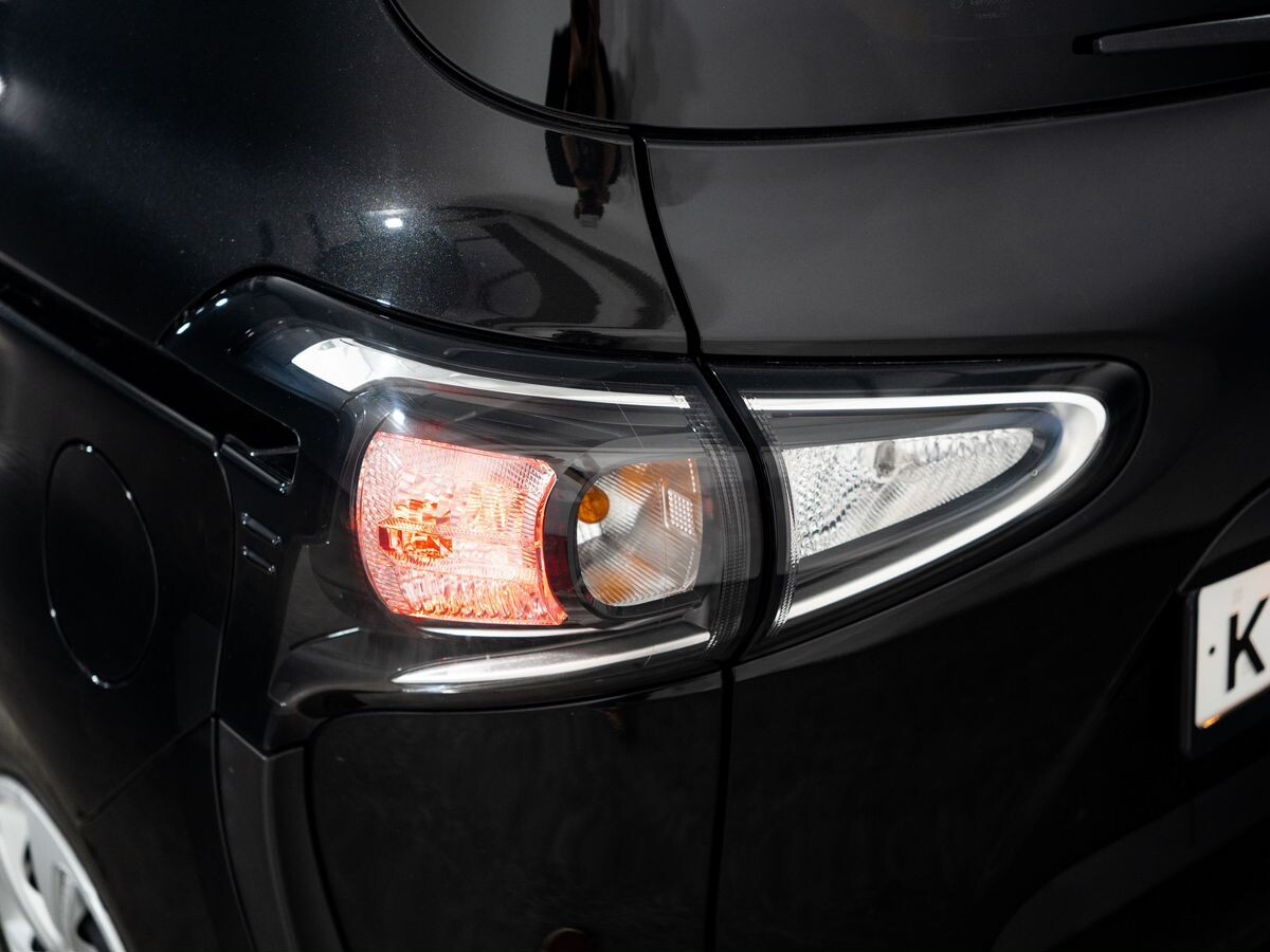 Toyota Sienta 2021 - фото автомобиля