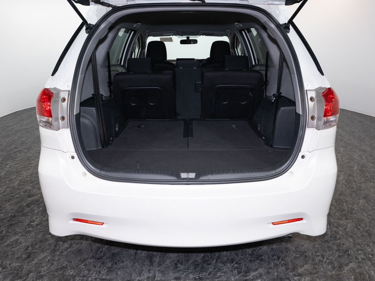 Toyota Wish 2010 - фото автомобиля