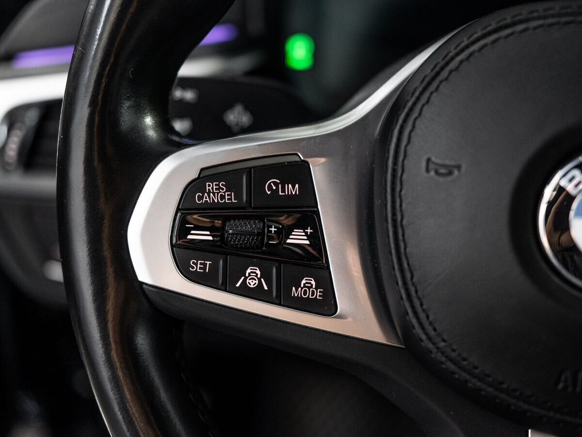 BMW 5-Series 2022 - фото автомобиля