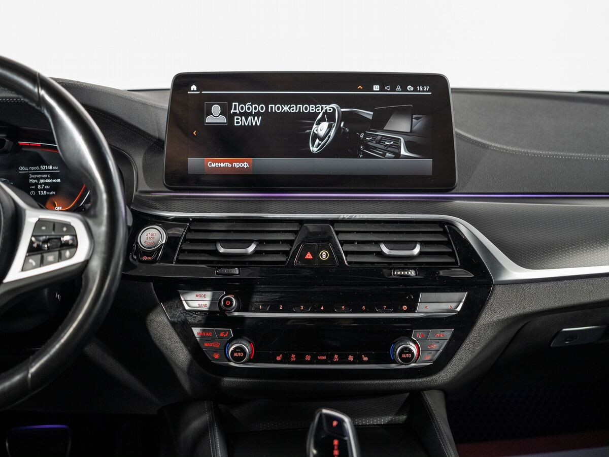 BMW 5-Series 2022 - фото автомобиля