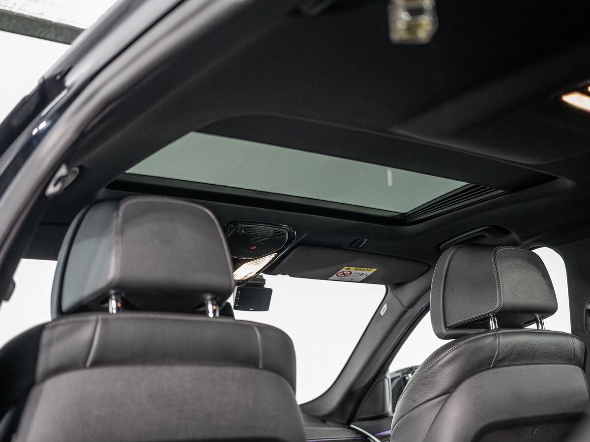 BMW 5-Series 2022 - фото автомобиля