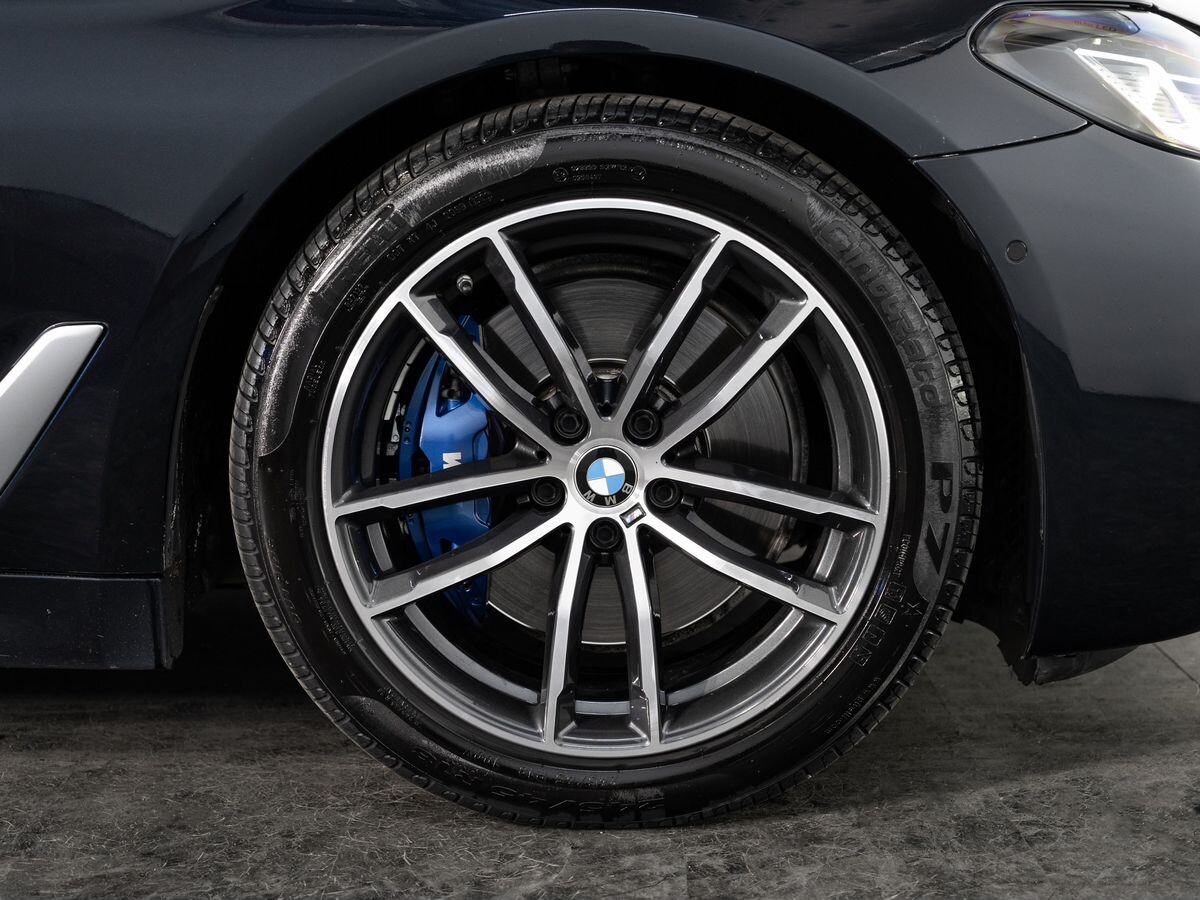 BMW 5-Series 2022 - фото автомобиля