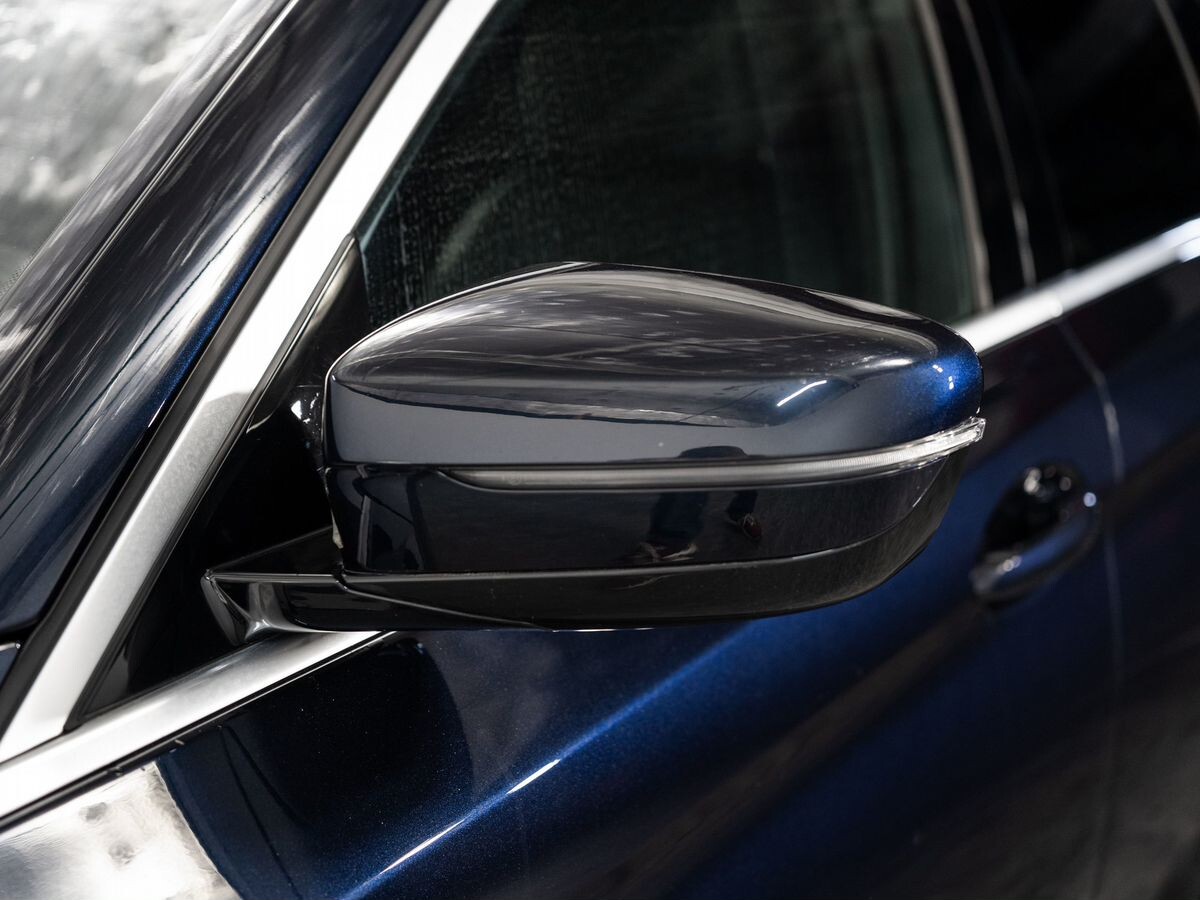 BMW 5-Series 2022 - фото автомобиля