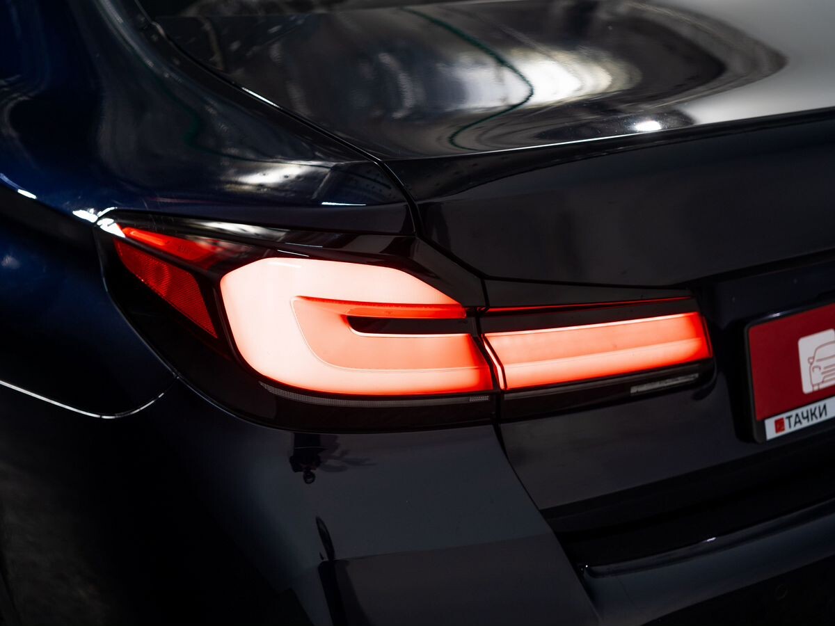 BMW 5-Series 2022 - фото автомобиля