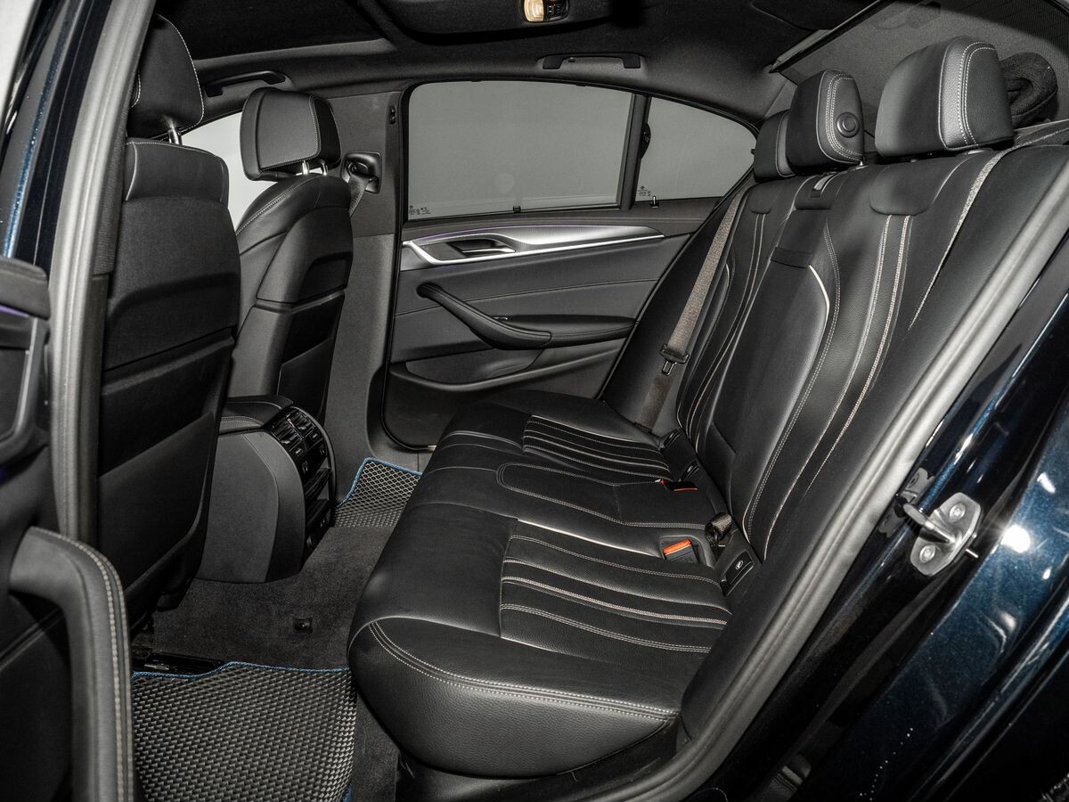 BMW 5-Series 2022 - фото автомобиля