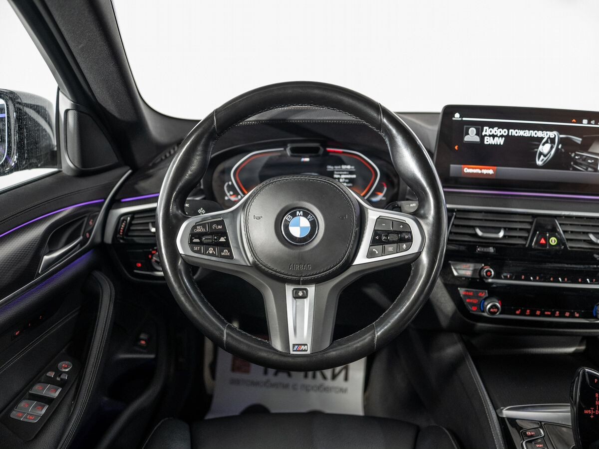BMW 5-Series 2022 - фото автомобиля