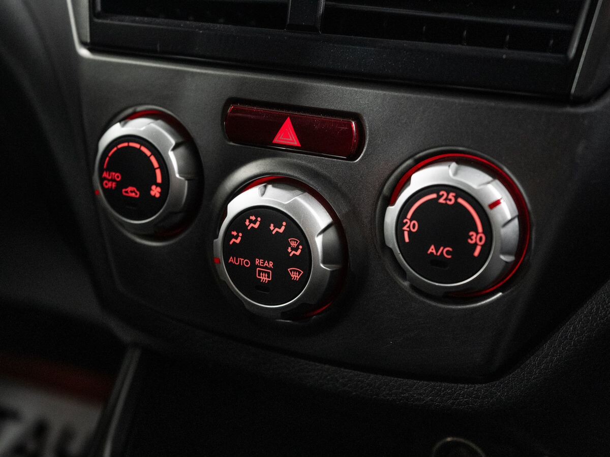 Subaru Impreza XV 2010 - фото автомобиля