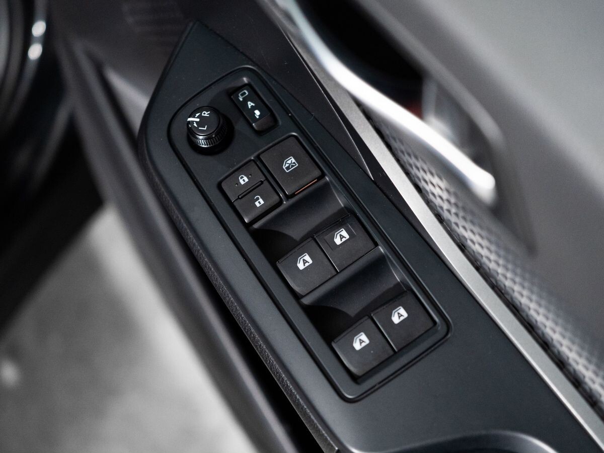 Toyota C-HR 2019 - фото автомобиля