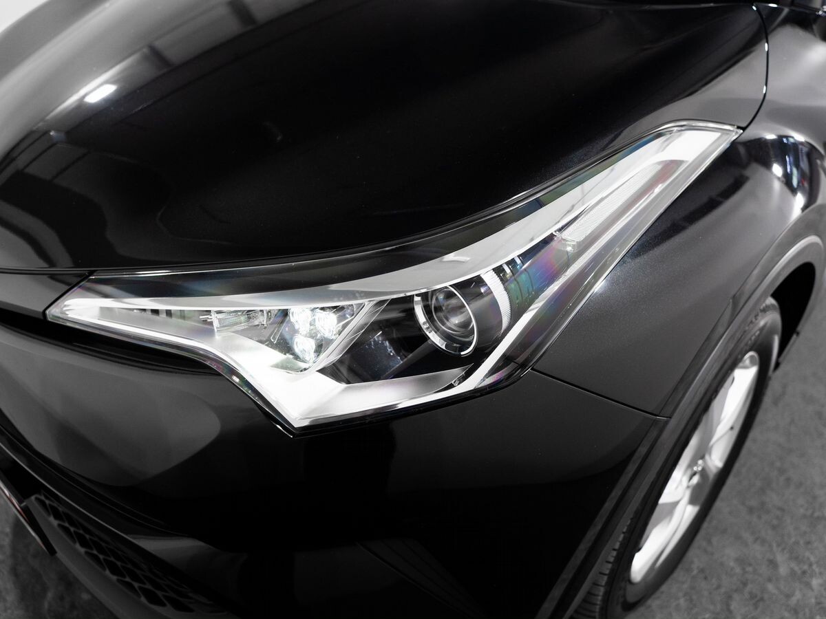Toyota C-HR 2019 - фото автомобиля