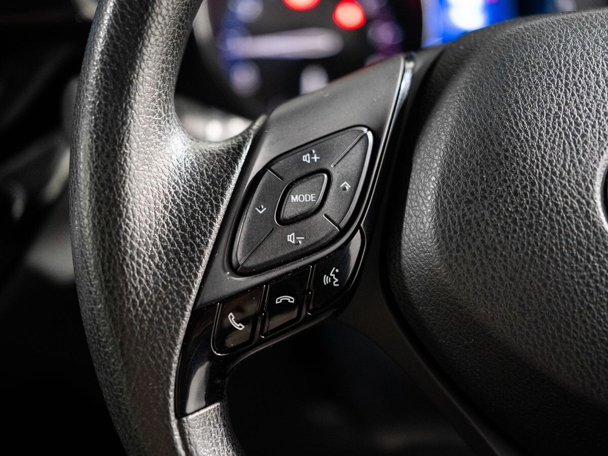 Toyota C-HR 2019 - фото автомобиля