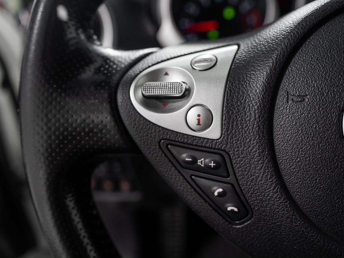 Nissan Juke 2013 - фото автомобиля