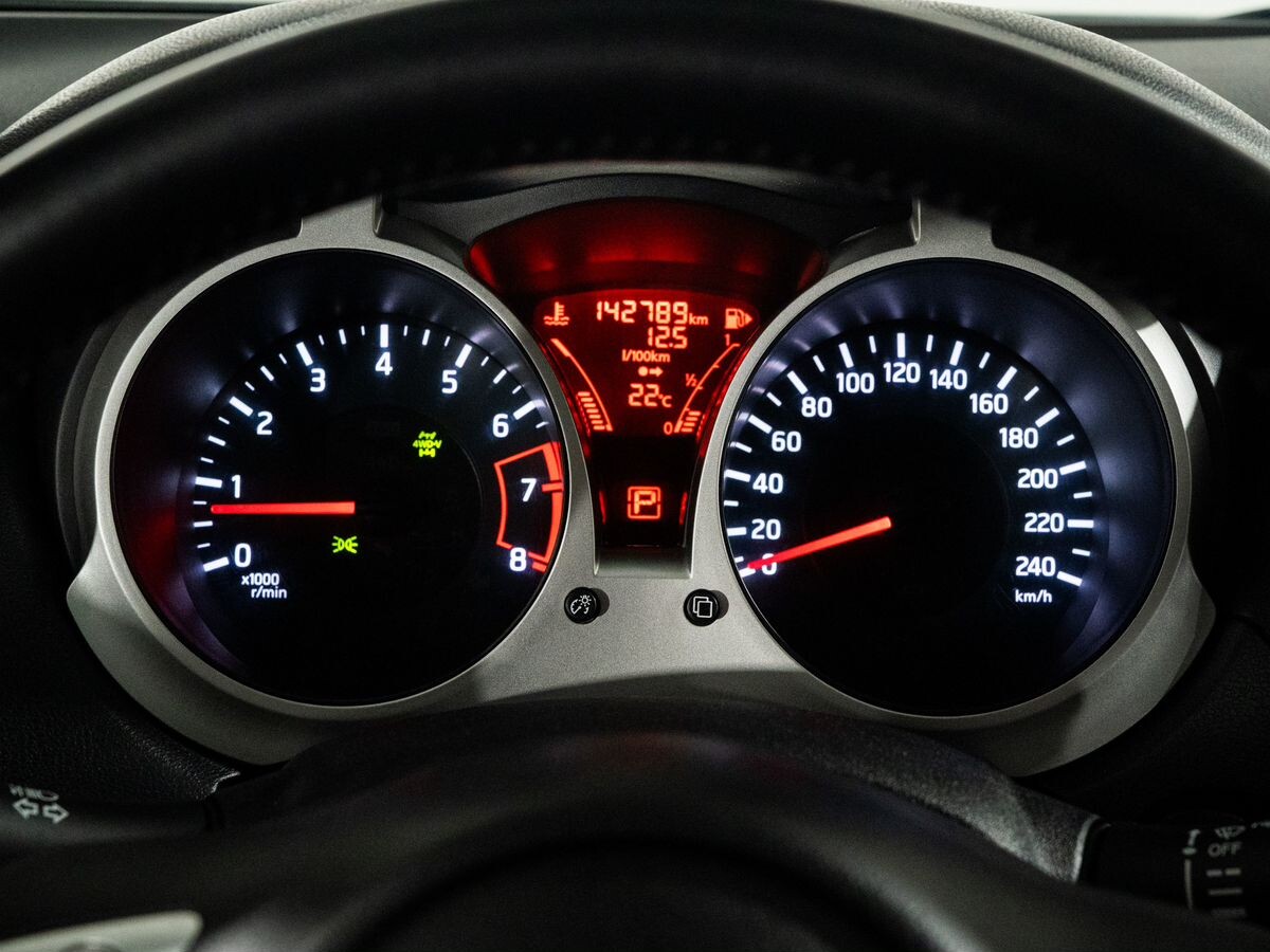 Nissan Juke 2013 - фото автомобиля