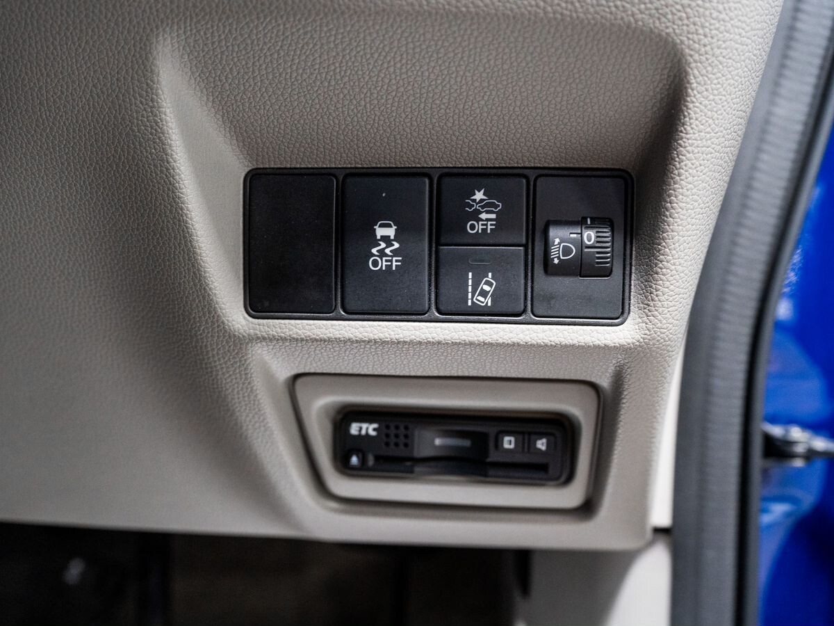 Honda Stepwgn 2015 - фото автомобиля