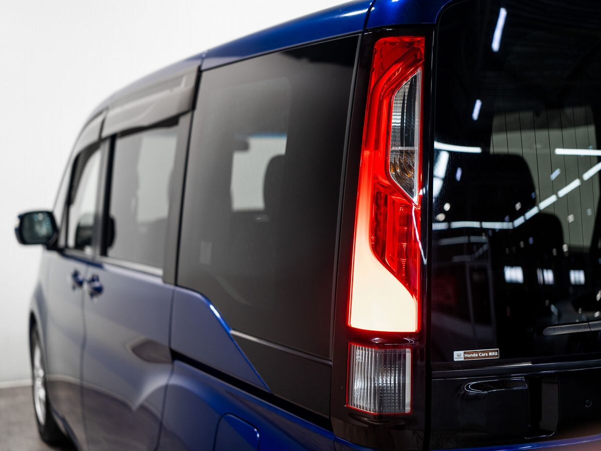 Honda Stepwgn 2015 - фото автомобиля