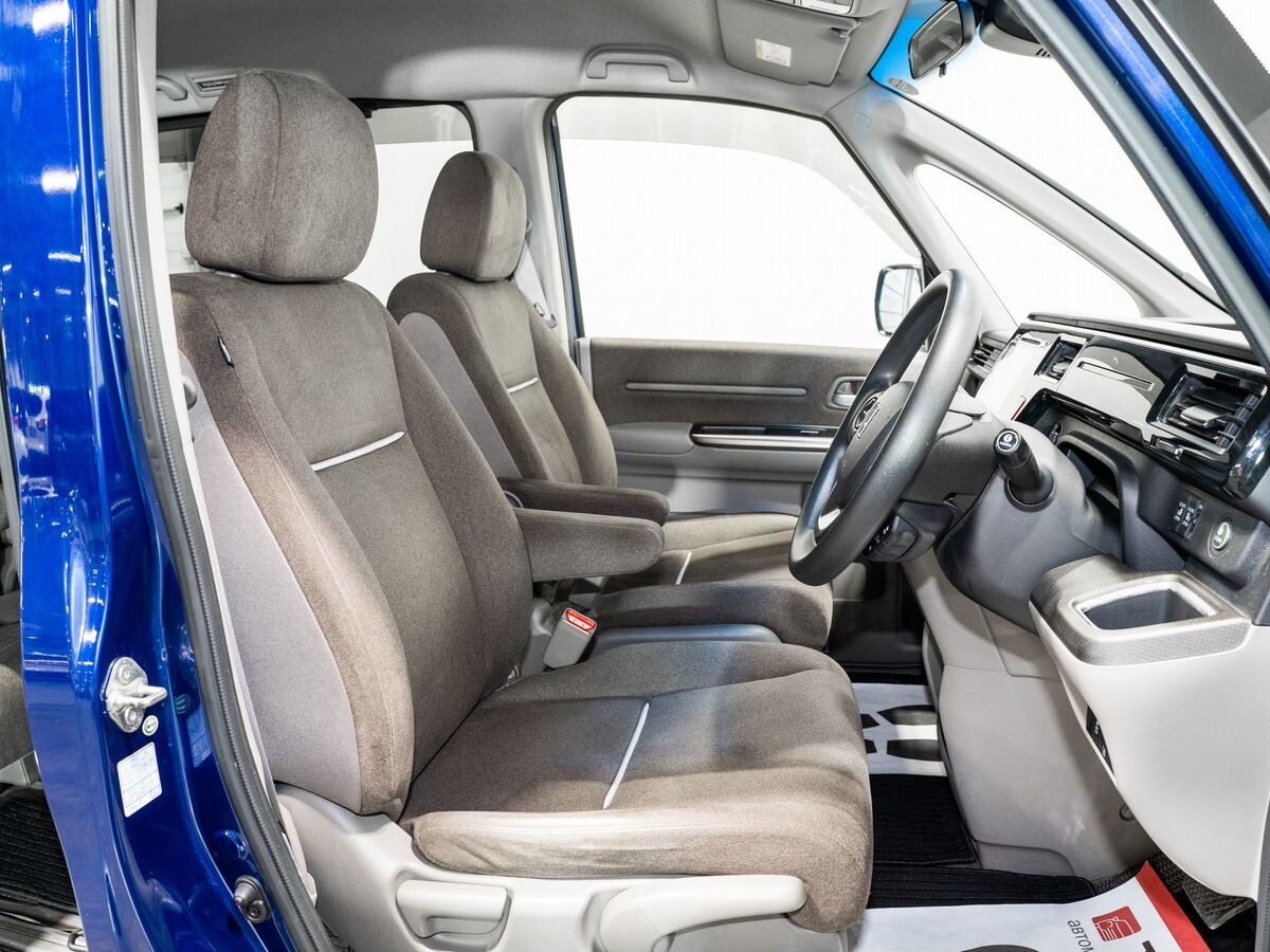 Honda Stepwgn 2015 - фото автомобиля