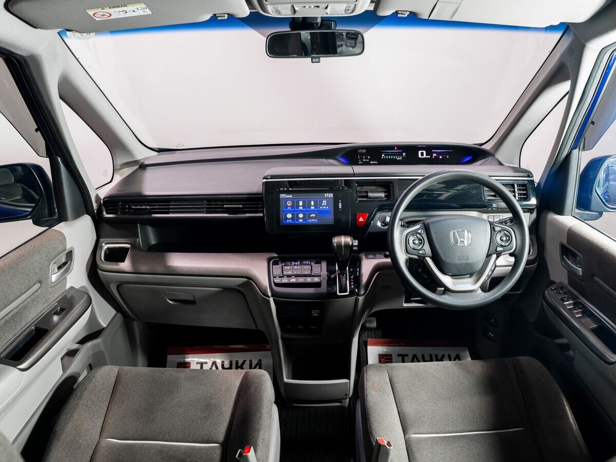 Honda Stepwgn 2015 - фото автомобиля