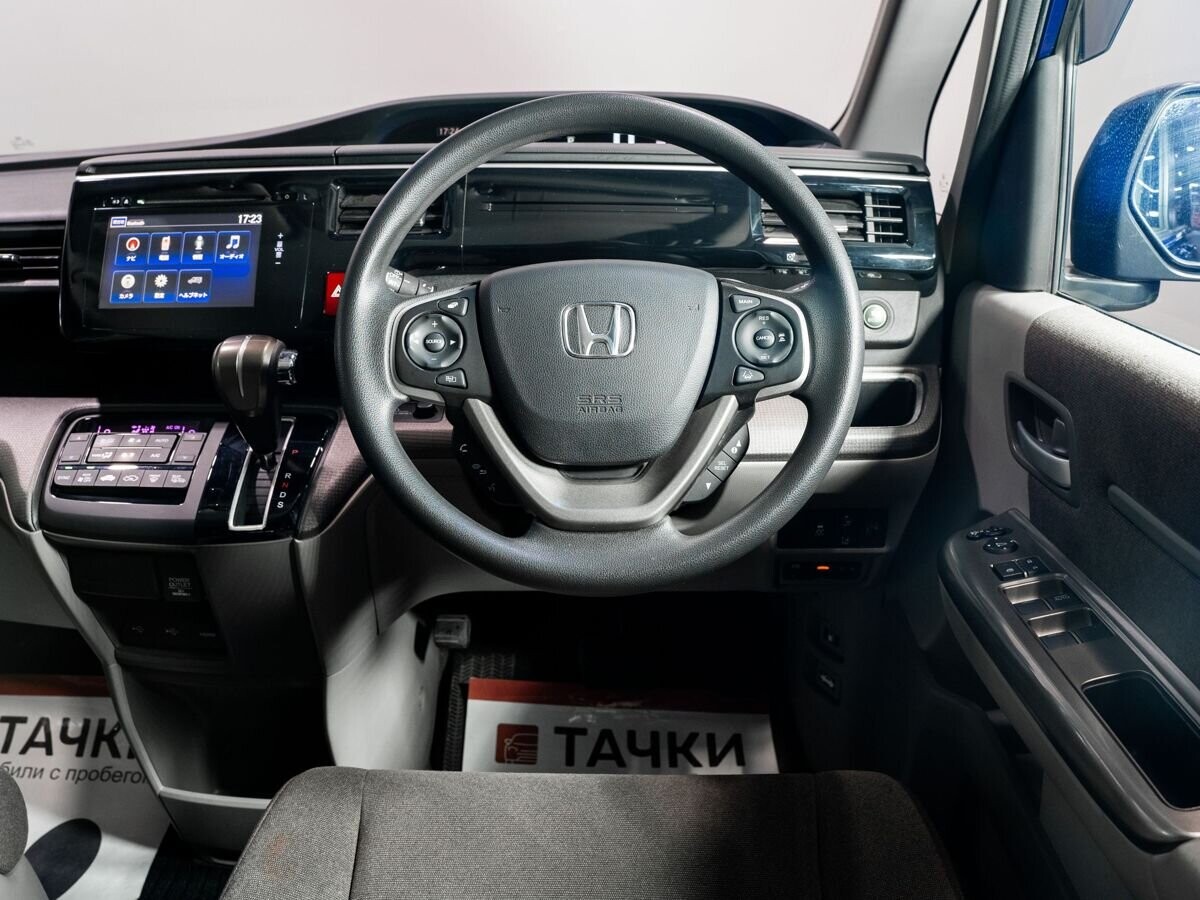 Honda Stepwgn 2015 - фото автомобиля