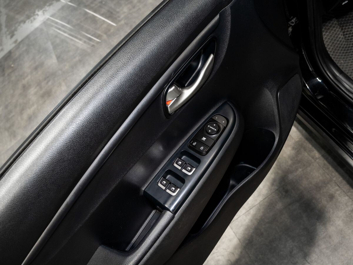 Kia Rio X (X-Line) 2019 - фото автомобиля