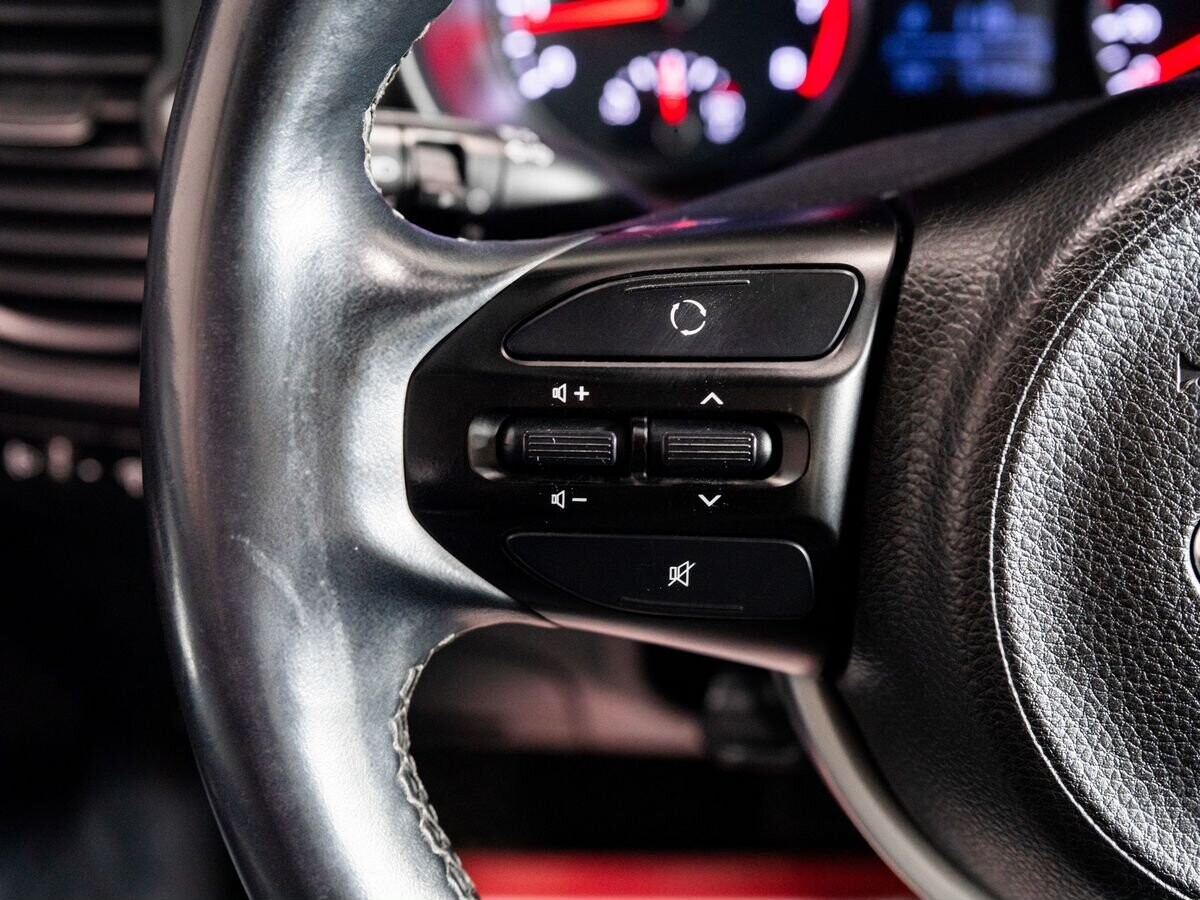 Kia Rio X (X-Line) 2019 - фото автомобиля