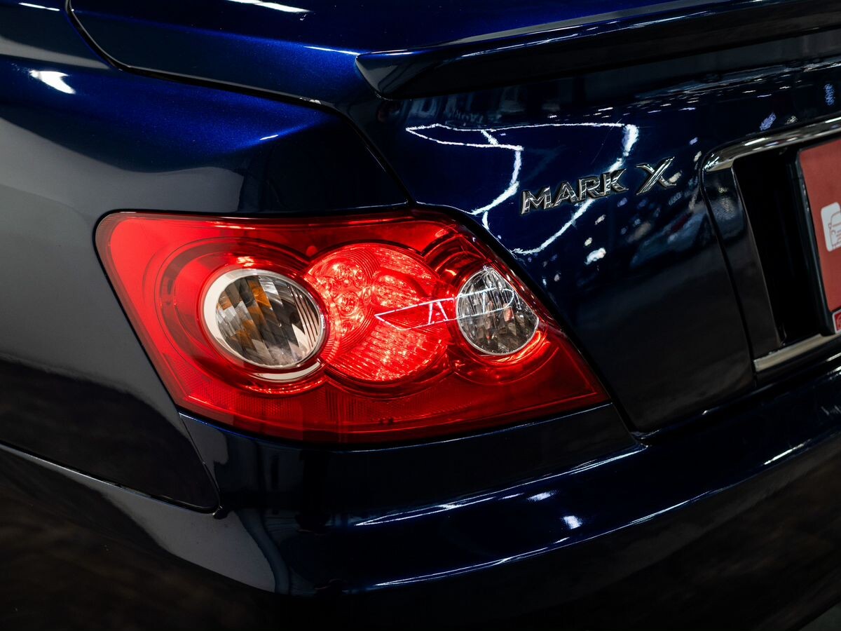 Toyota Mark X 2008 - фото автомобиля