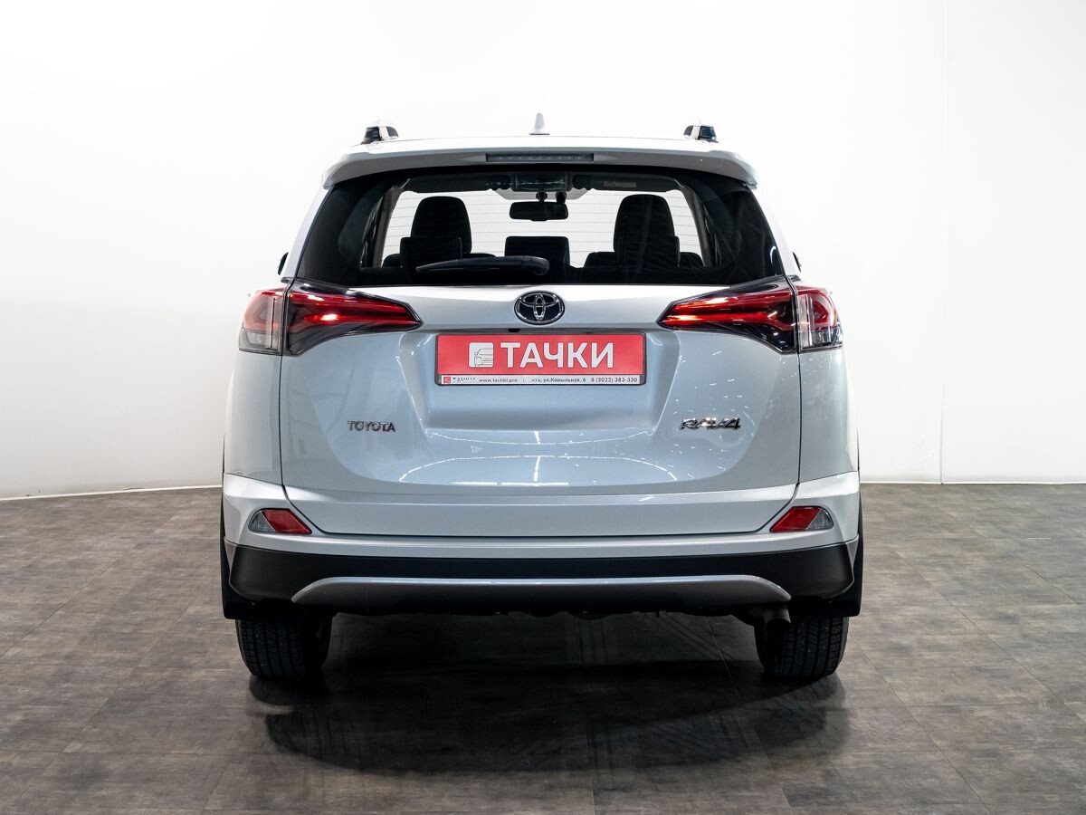 Toyota RAV4 2018 - фото автомобиля