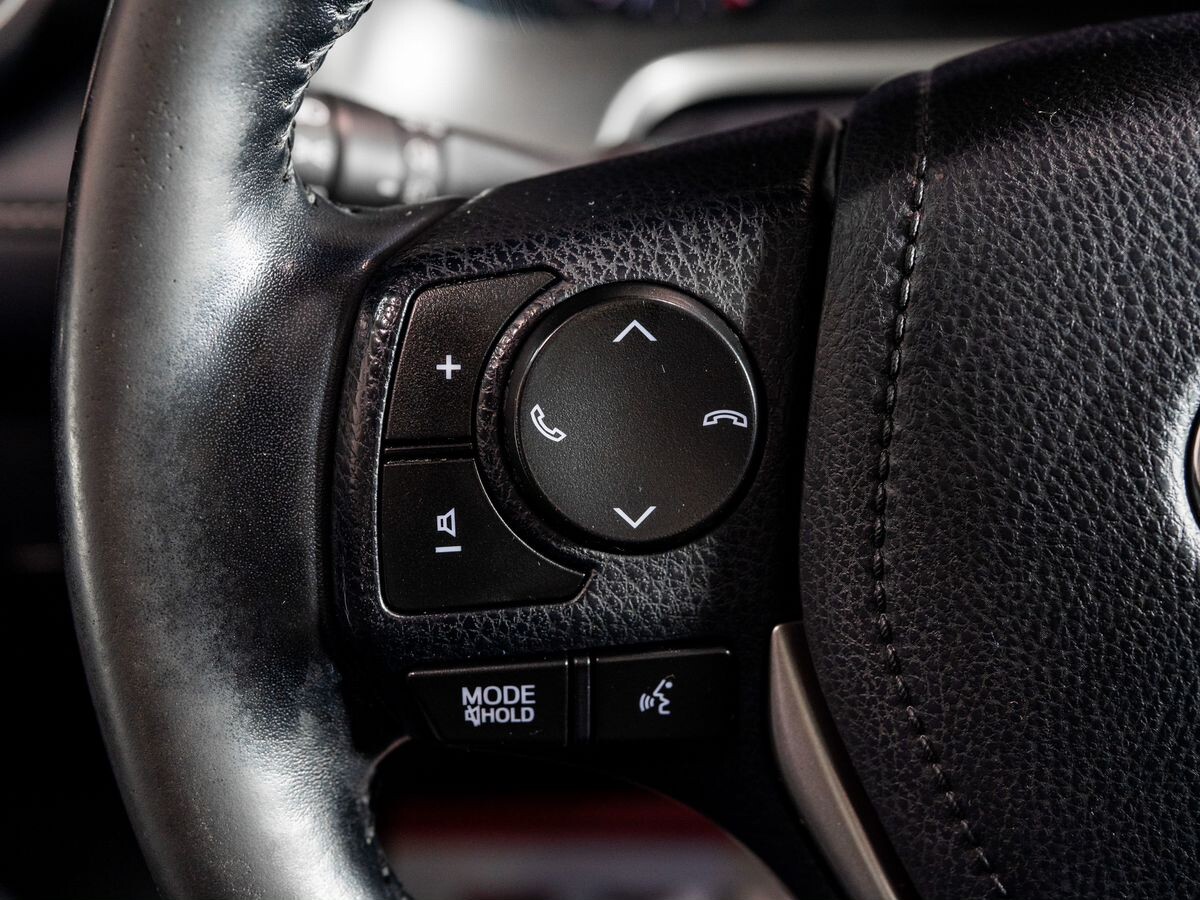 Toyota RAV4 2018 - фото автомобиля