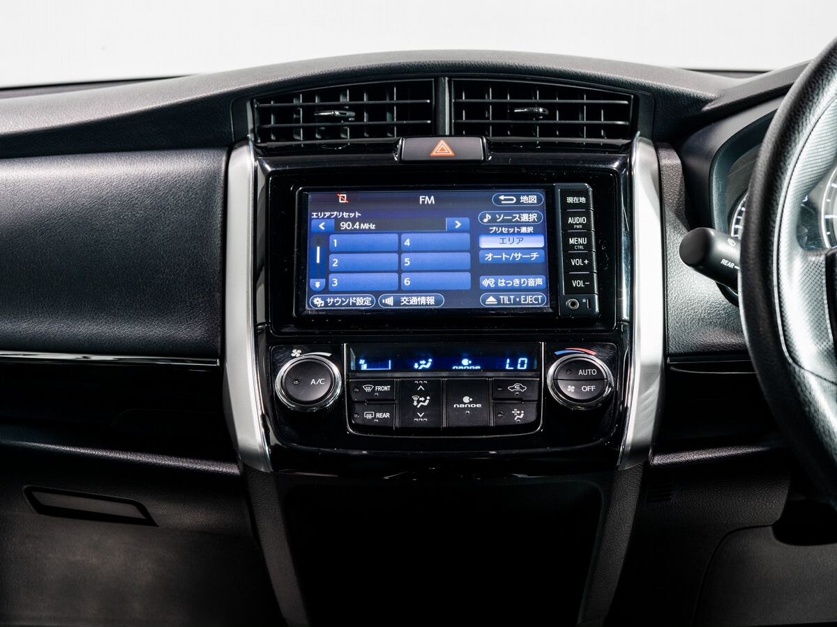 Toyota Corolla Fielder 2017 - фото автомобиля