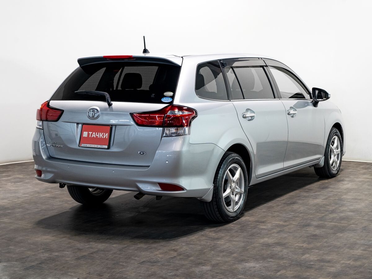 Toyota Corolla Fielder 2017 - фото автомобиля