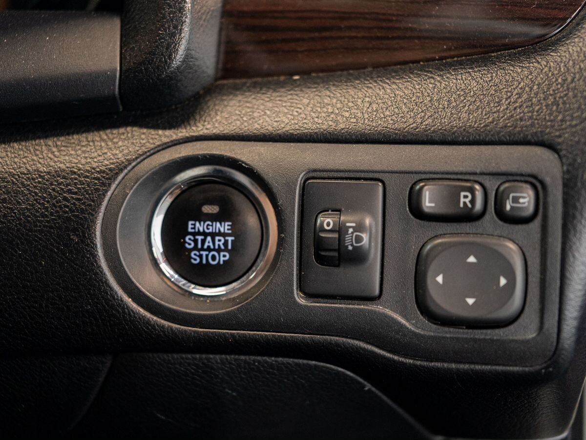 Toyota Premio 2017 - фото автомобиля