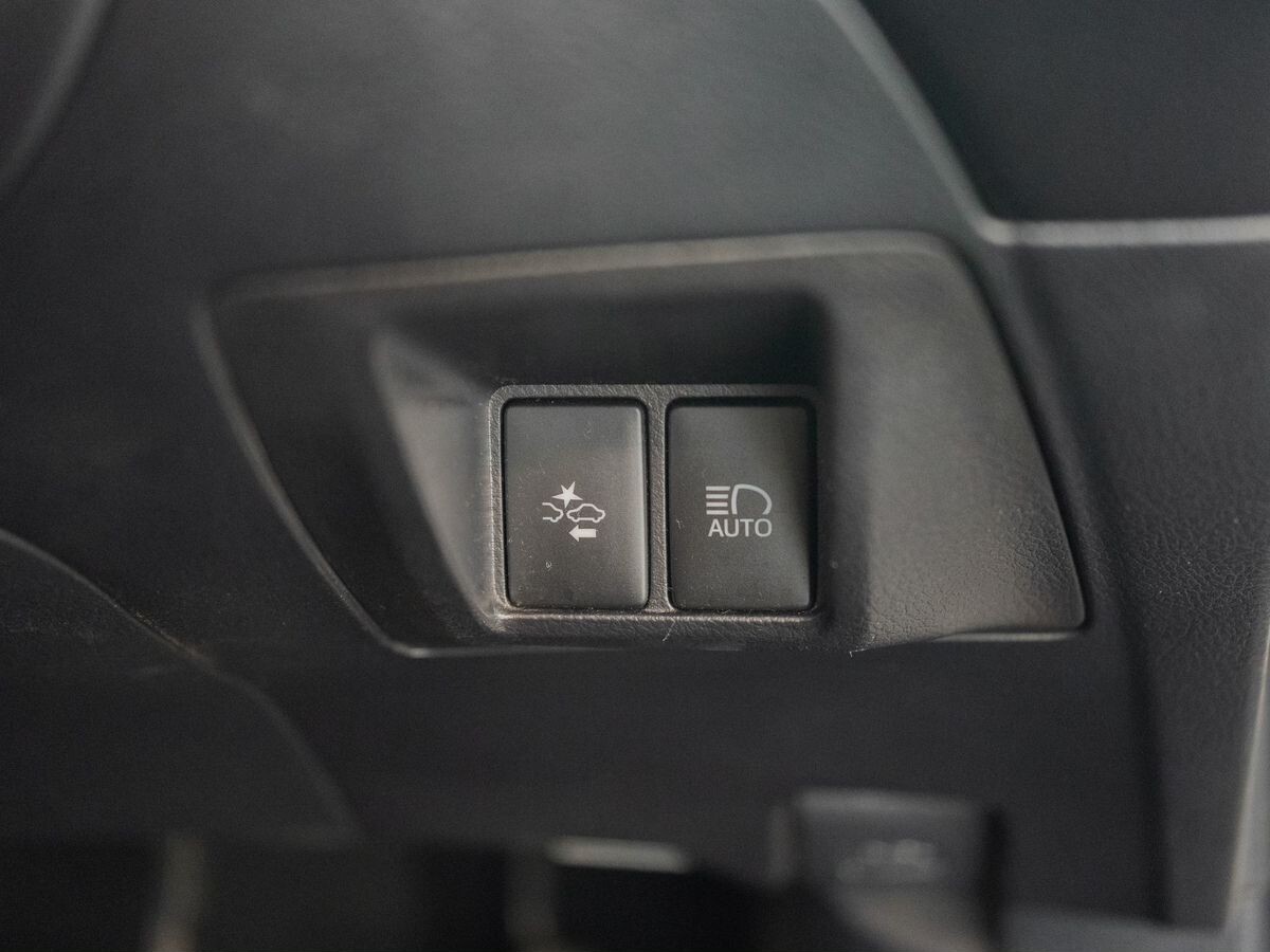 Toyota Premio 2017 - фото автомобиля