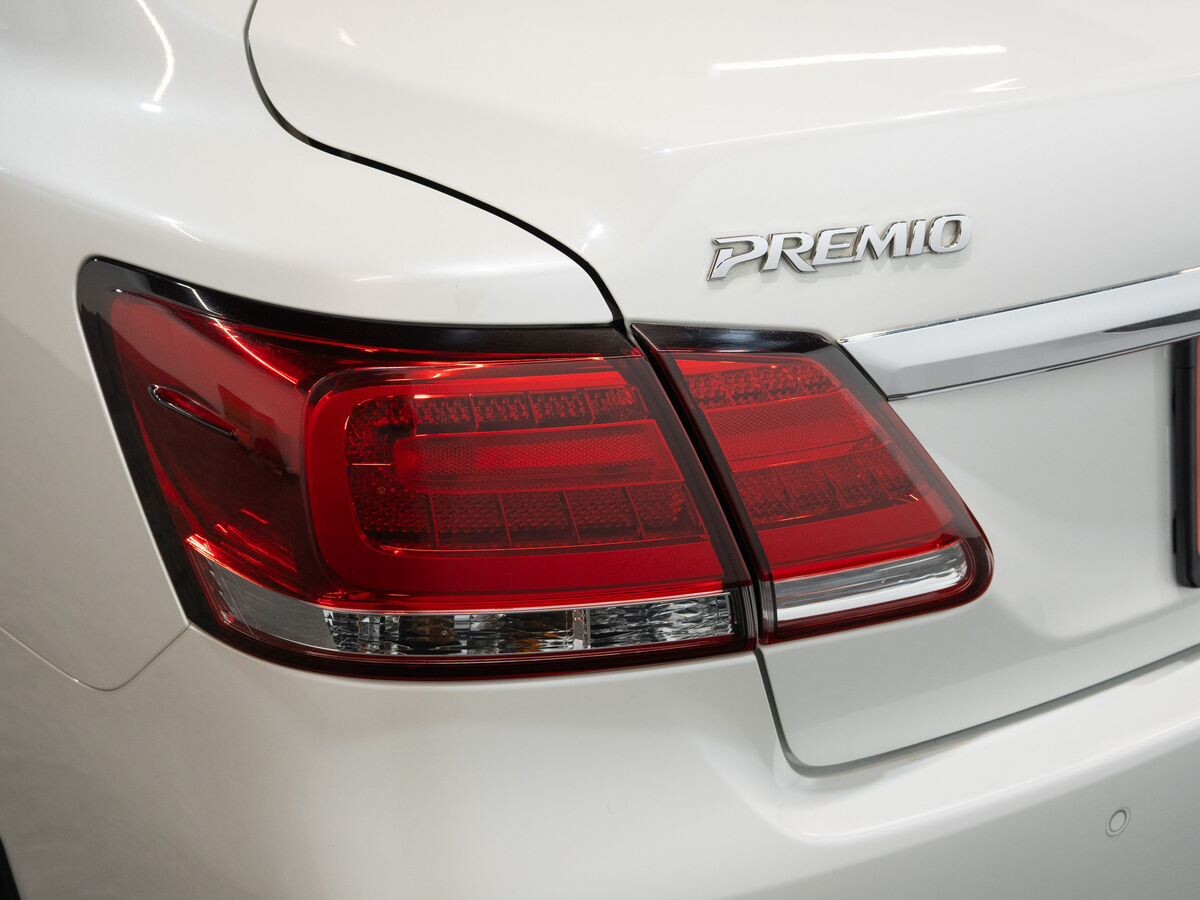 Toyota Premio 2017 - фото автомобиля
