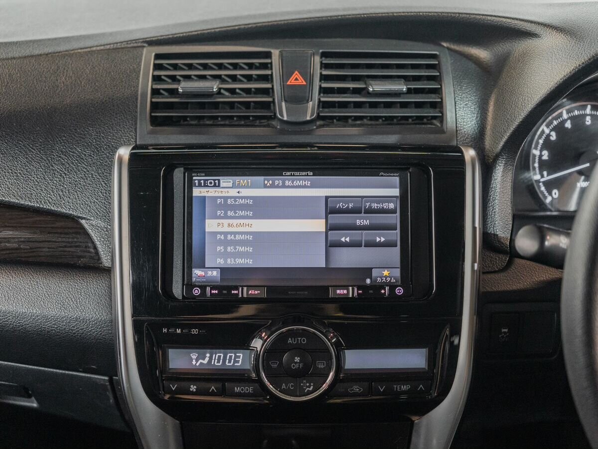 Toyota Premio 2017 - фото автомобиля
