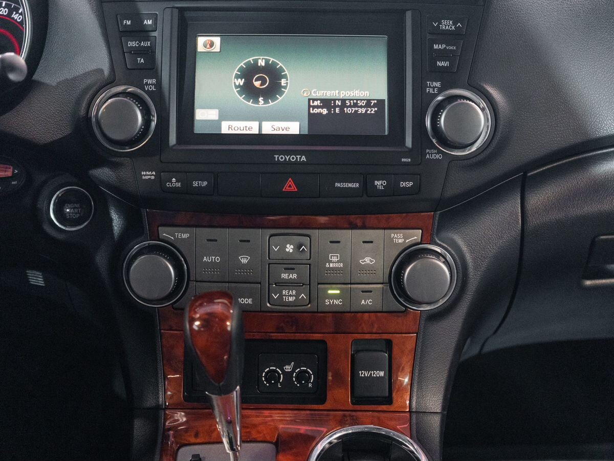 Toyota Highlander 2011 - фото автомобиля