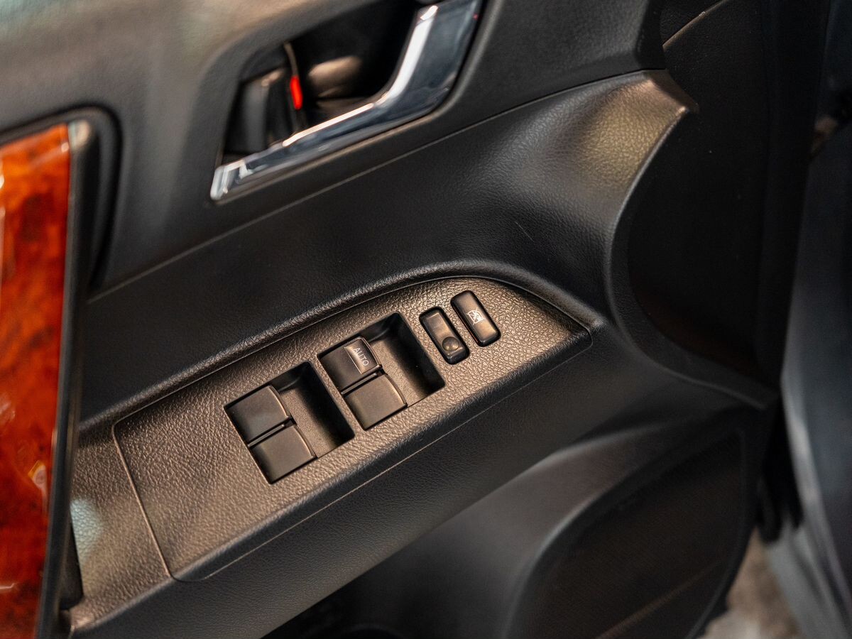 Toyota Highlander 2011 - фото автомобиля