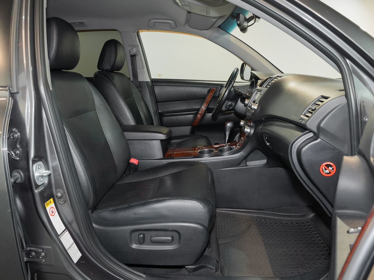 Toyota Highlander 2011 - фото автомобиля