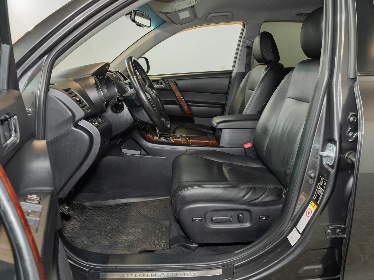 Toyota Highlander 2011 - фото автомобиля