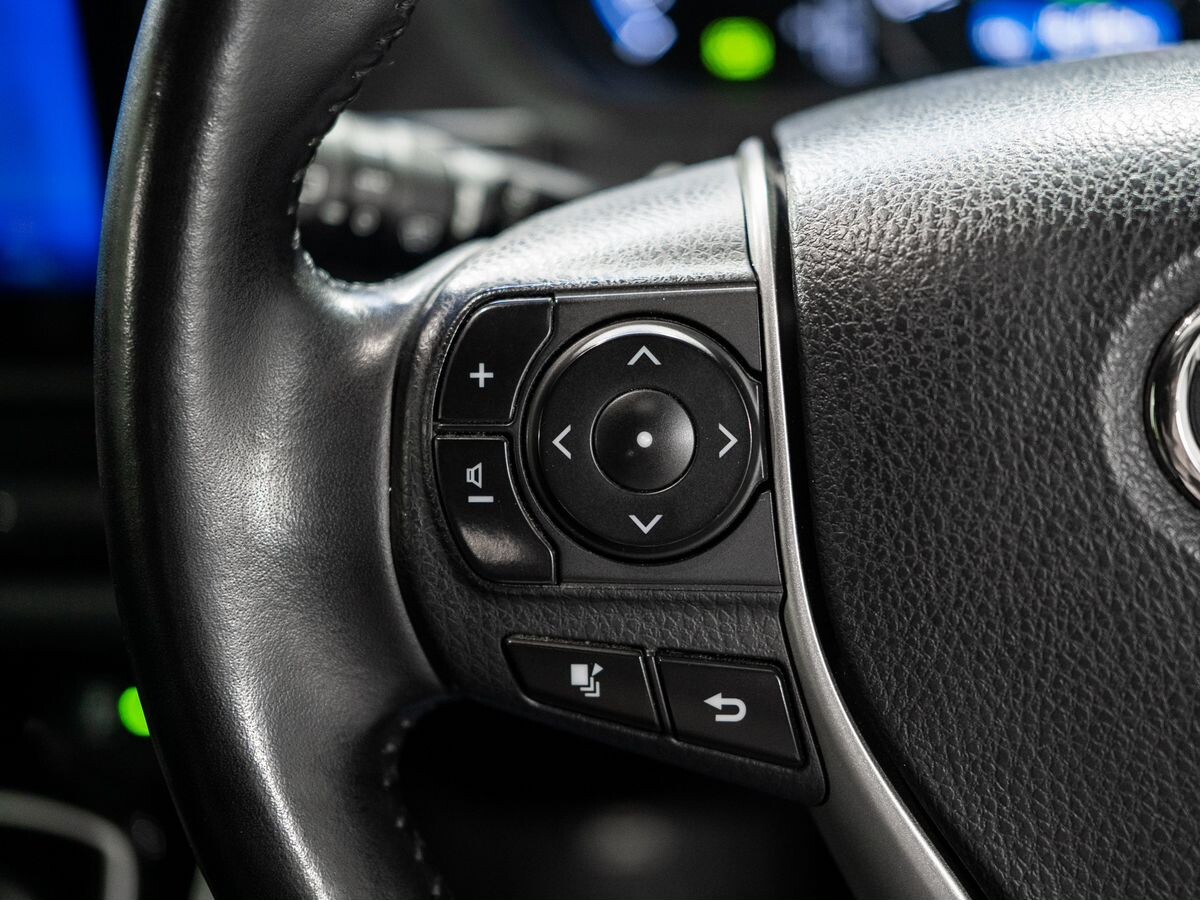 Toyota Voxy 2018 - фото автомобиля