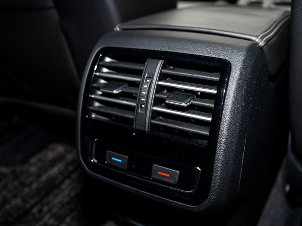 Volkswagen Passat 2015 - фото автомобиля