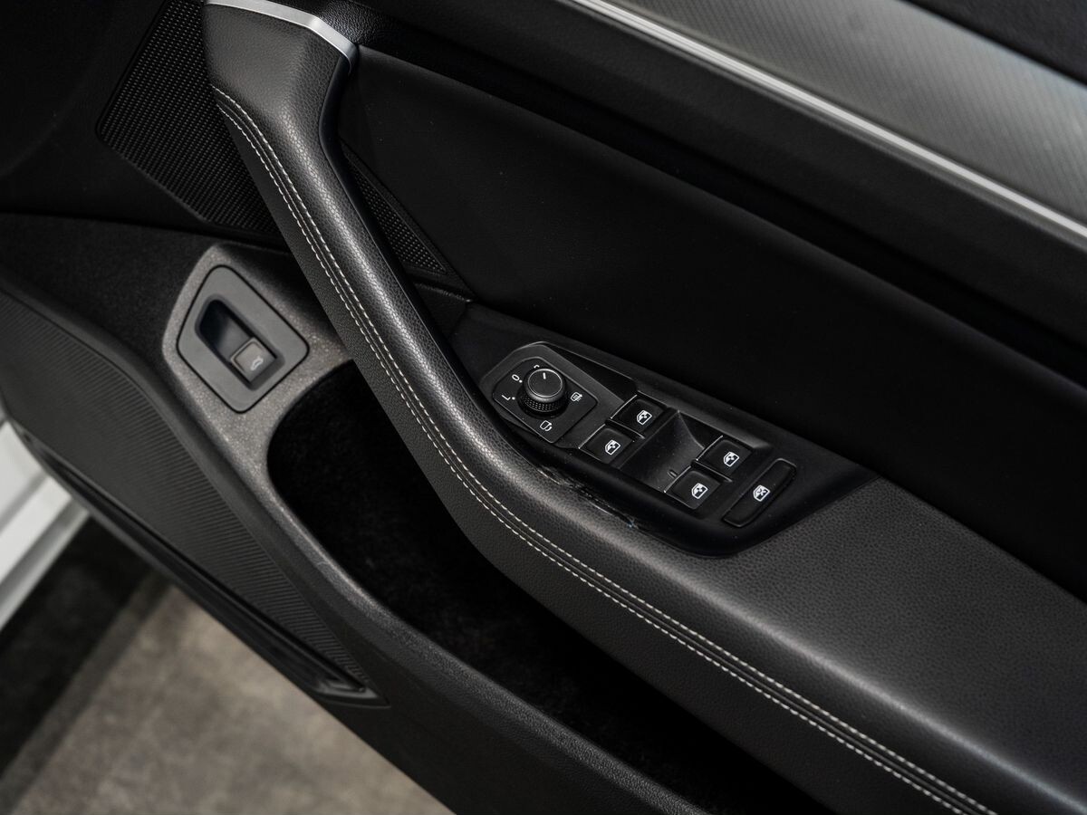 Volkswagen Passat 2015 - фото автомобиля