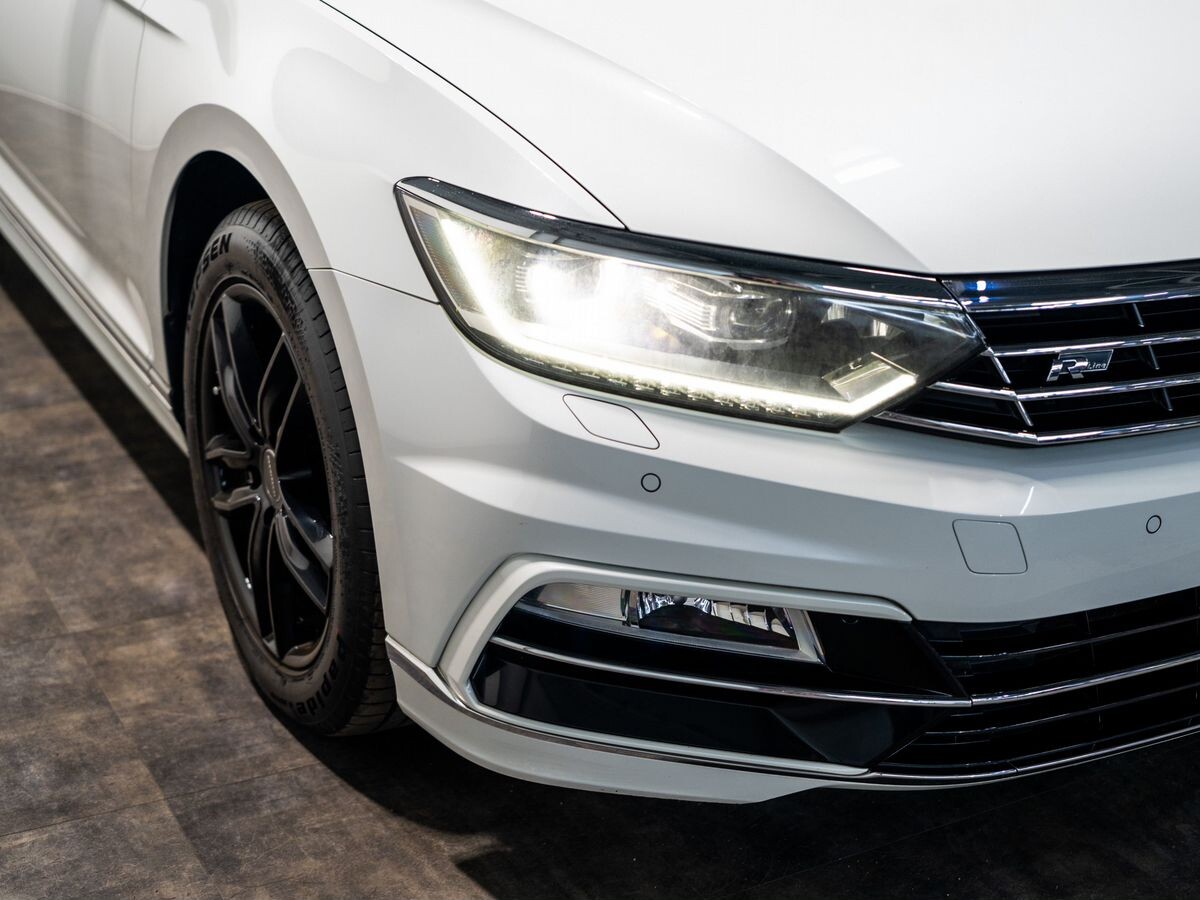 Volkswagen Passat 2015 - фото автомобиля