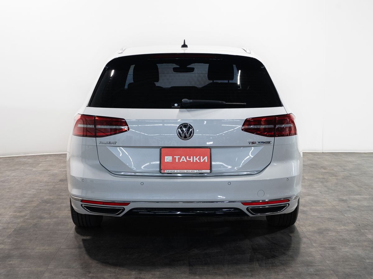 Volkswagen Passat 2015 - фото автомобиля