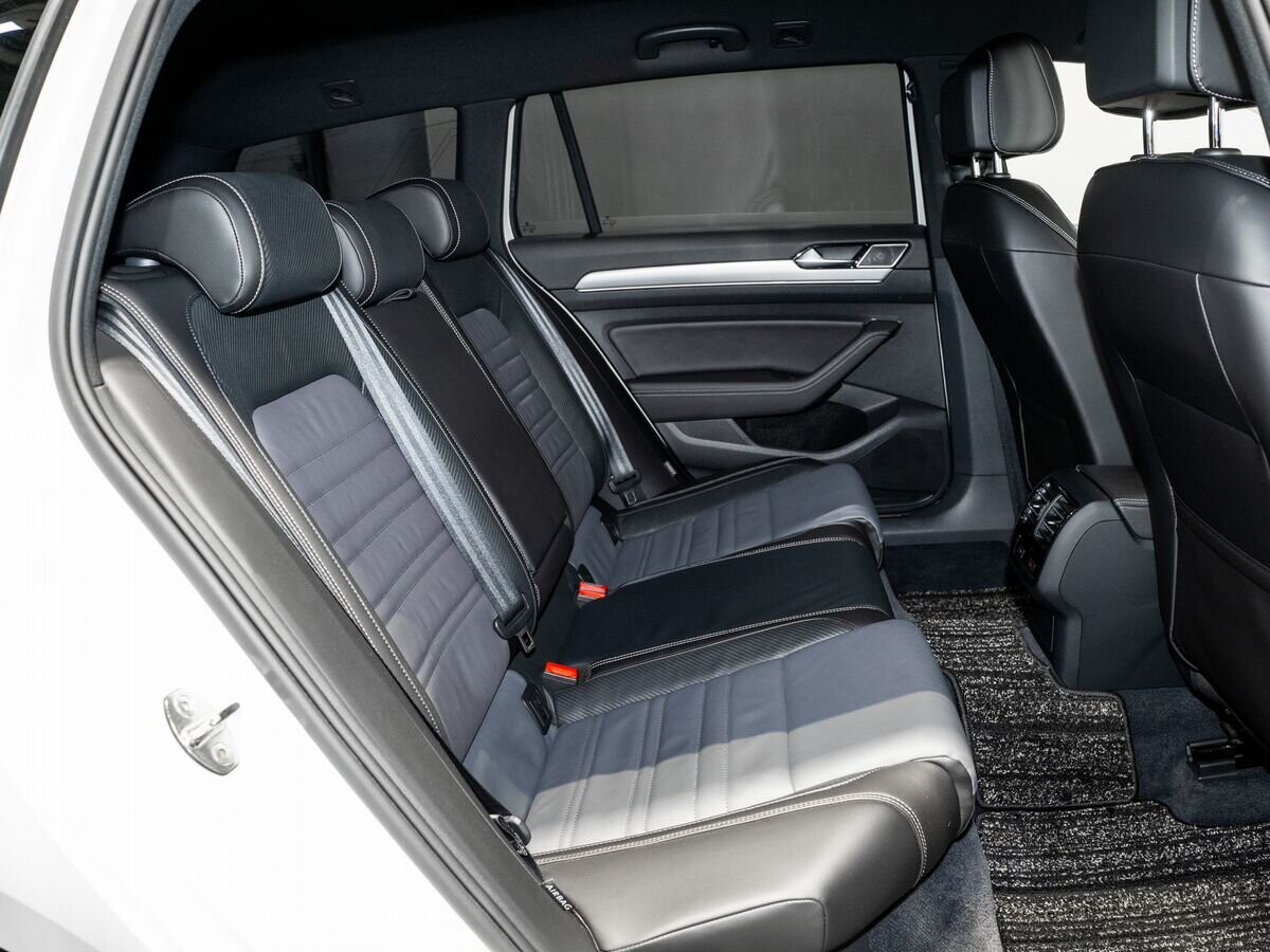 Volkswagen Passat 2015 - фото автомобиля