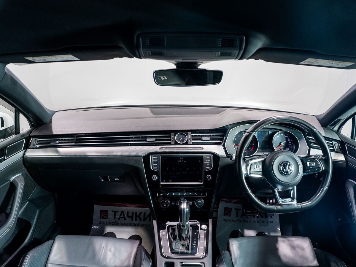Volkswagen Passat 2015 - фото автомобиля
