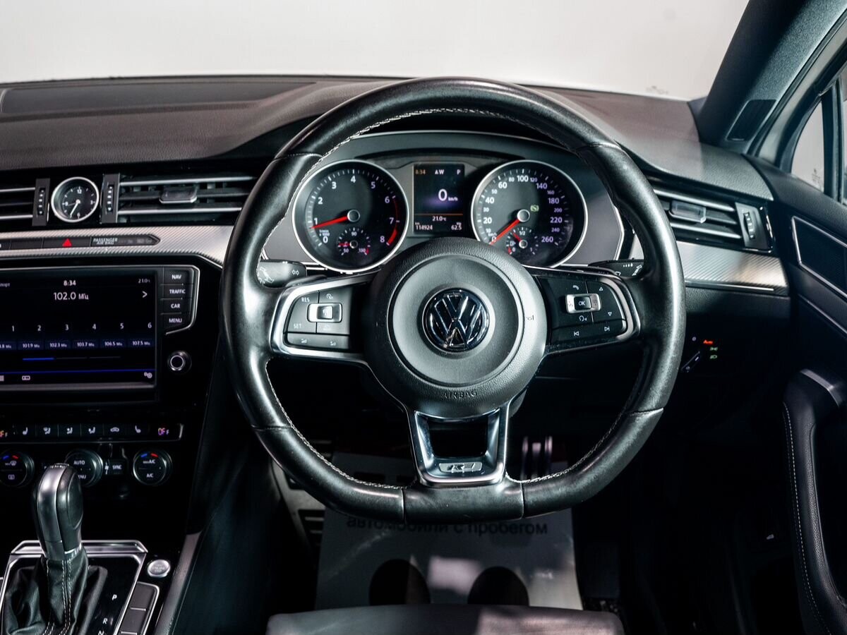 Volkswagen Passat 2015 - фото автомобиля