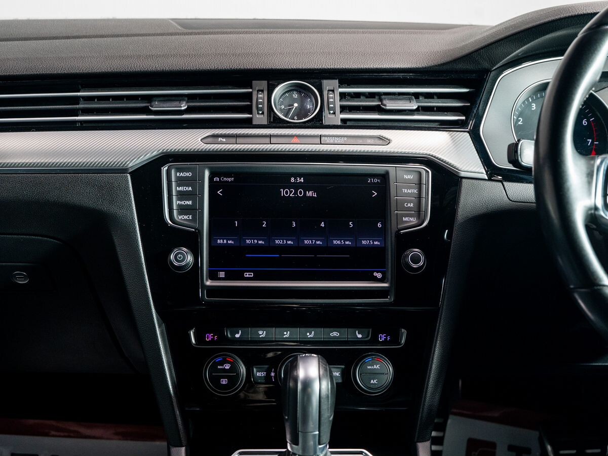 Volkswagen Passat 2015 - фото автомобиля