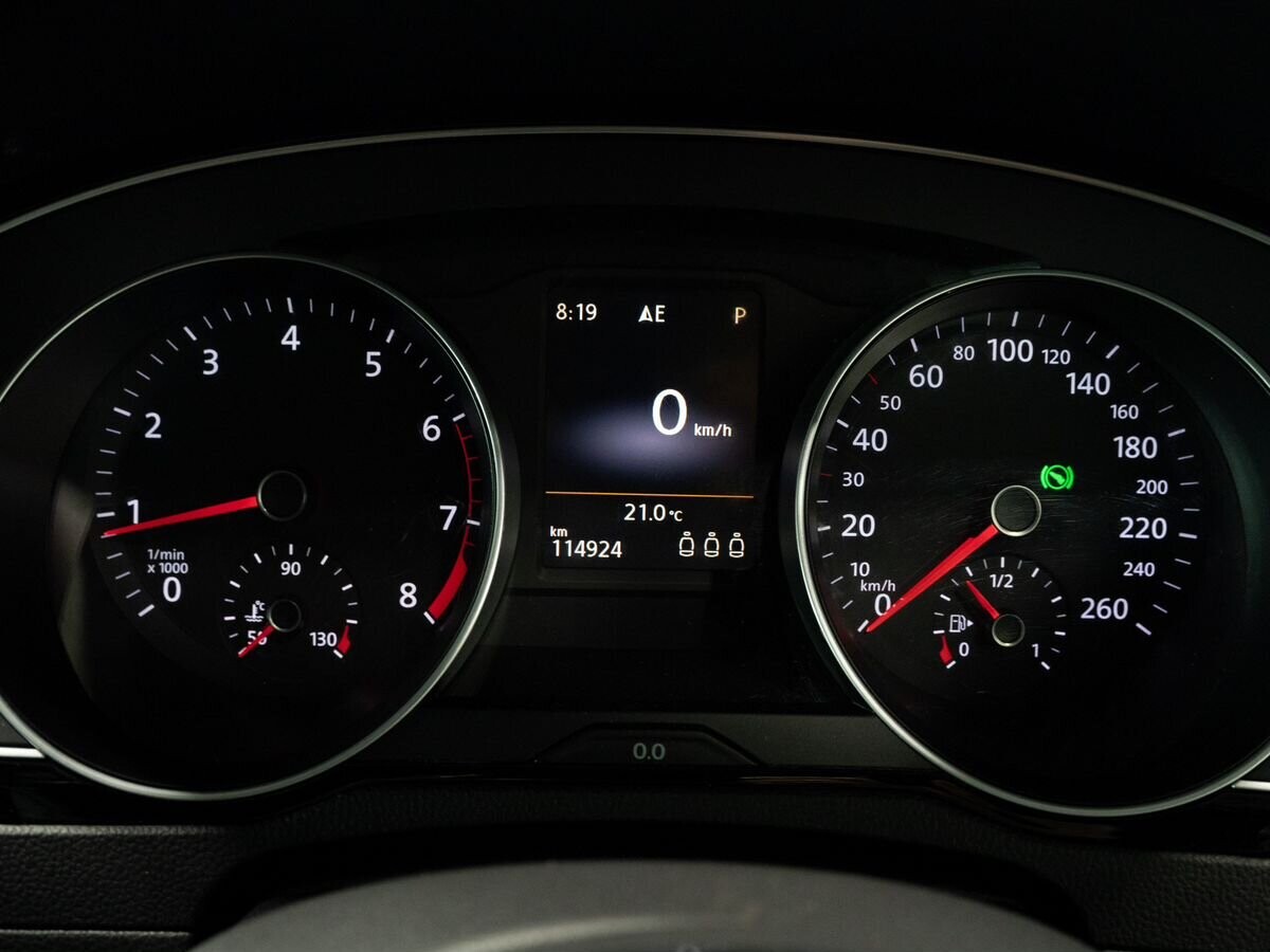Volkswagen Passat 2015 - фото автомобиля