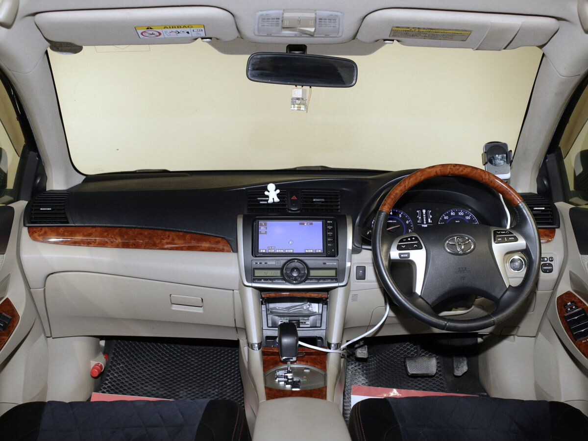 Toyota Premio 2015 - фото автомобиля